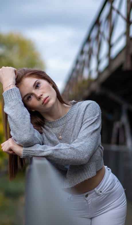 anoukjhn onlyfans strip tease