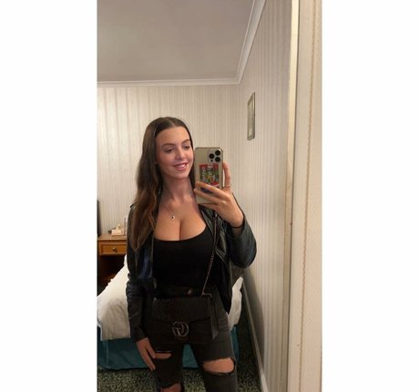 Chelsea Rowlinson onlyfans naked