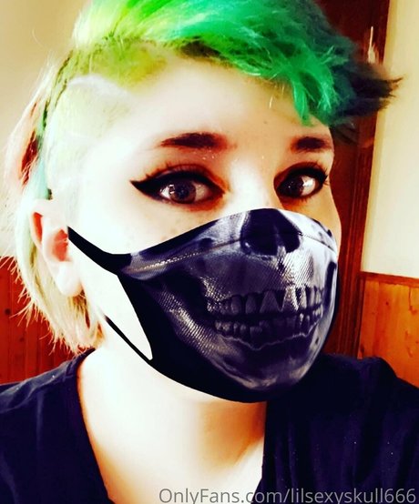 Skylar Rose Zombiez onlyfans desnuda