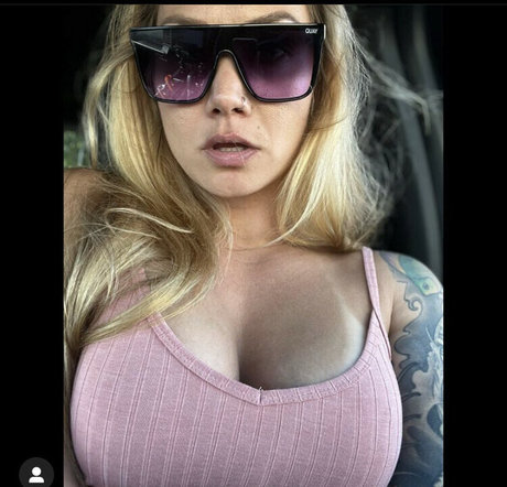 Anchorladybree onlyfans model images