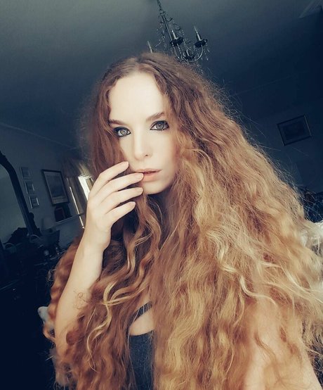 Emily Jezebelle Hamilton onlyfans leaks naked