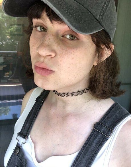 Scarlet Skeie en onlyfans