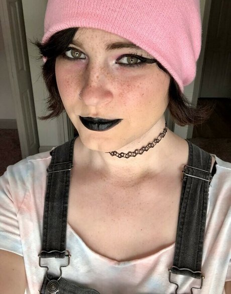 Scarlet Skeie onlyfans joi