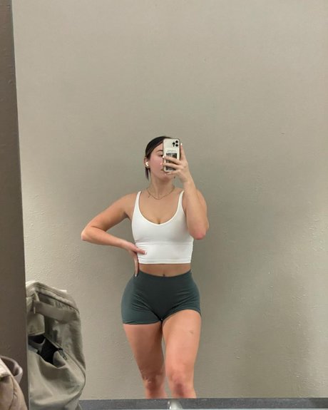 Courtney Dow leaked onlyfans pics