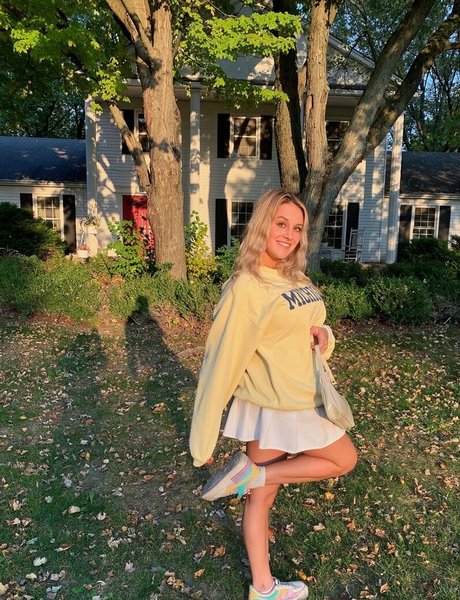 Gracie Diewald onlyfans leak fuck