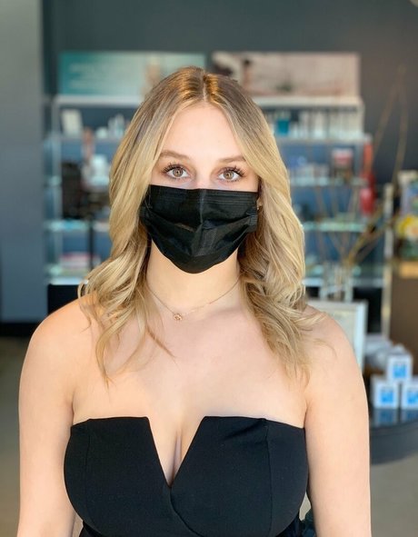 Gracie Diewald tits onlyfans