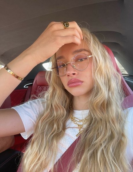 Mia Mastrov onlyfans sex leak