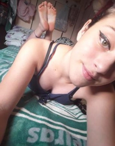 Pezinhos Da Jhenny onlyfans model photo