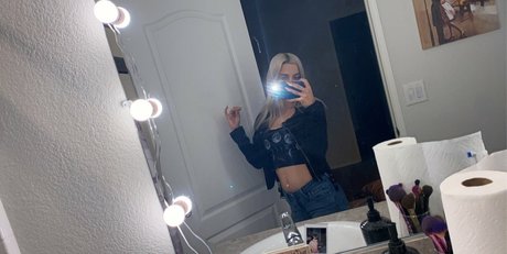 cort4shortt onlyfans nude tits