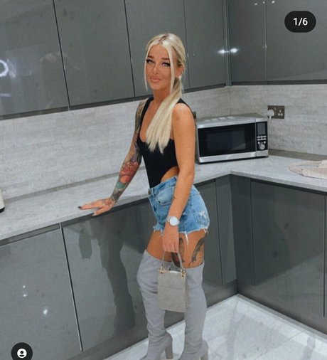 Emma Jane Donald boobs onlyfans