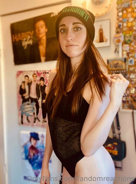 FandomReactions onlyfans star