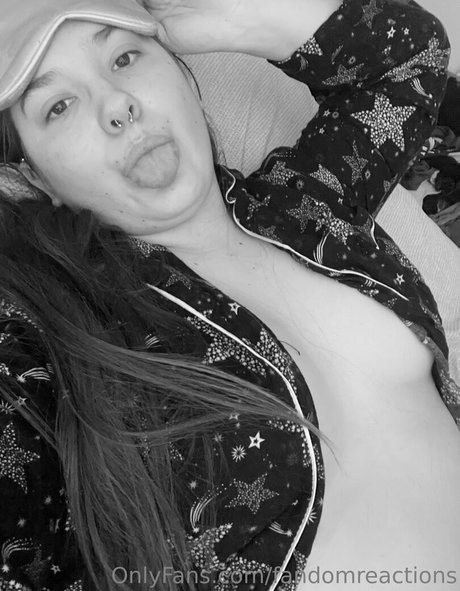 FandomReactions leaked onlyfans pics