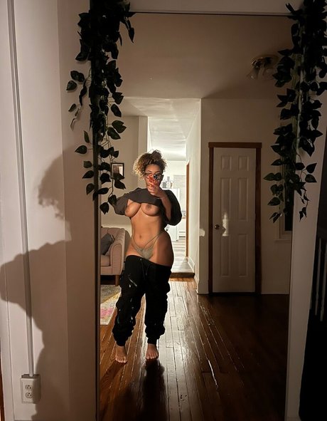 Curlygardens only fans nude