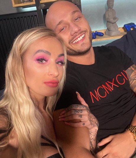 Daisy Lee naked onlyfans