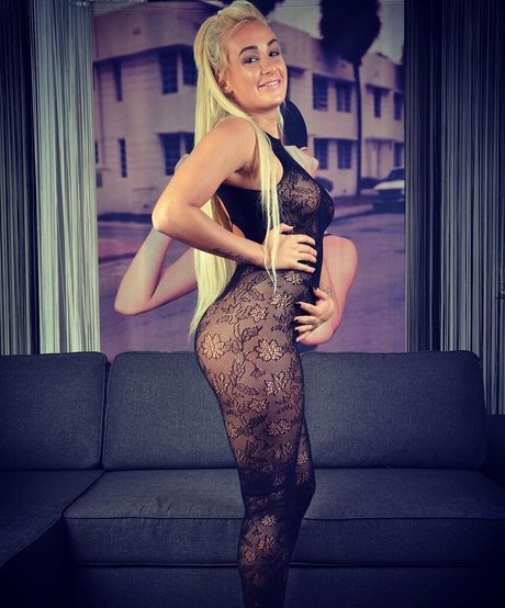 Daisy Lee nude leaked onlyfans