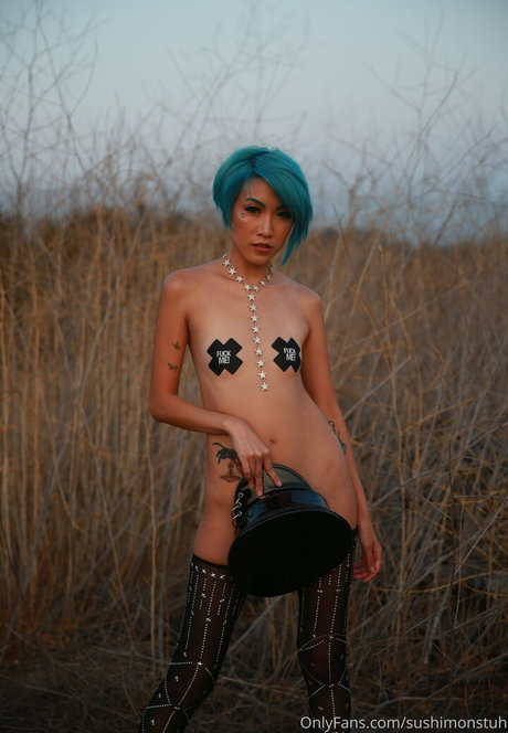 Sushimonstuh onlyfans topless