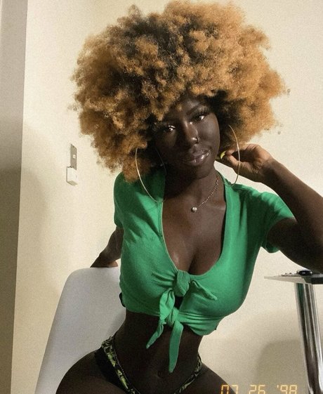 Lazelle Doll onlyfans leaked pictures