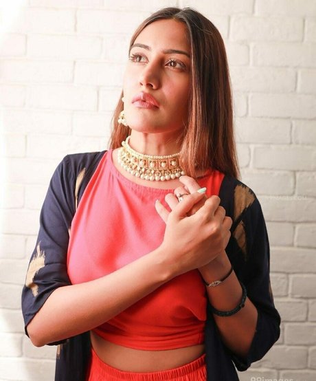 Surbhi Chandna onlyfans nude