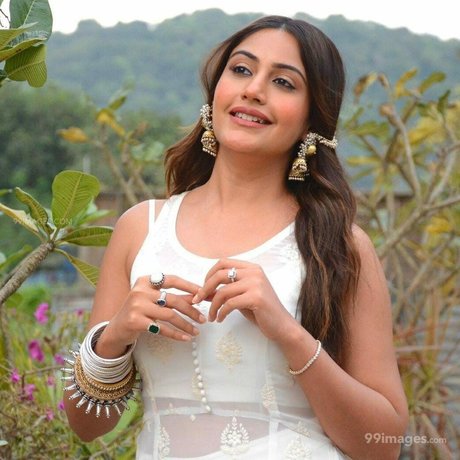 Surbhi Chandna leaked nude onlyfans