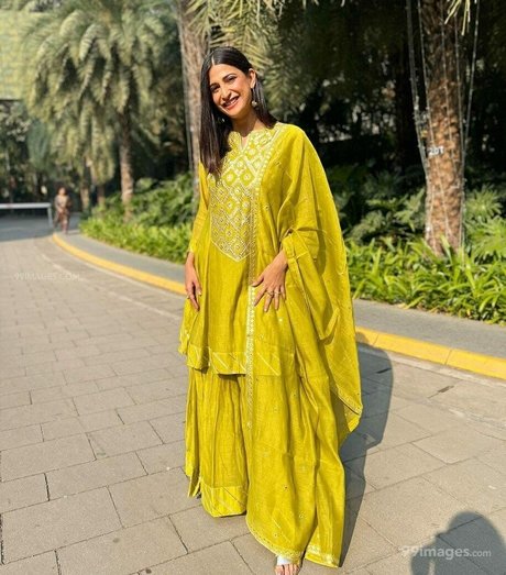 Aahana Kumra Profile pic