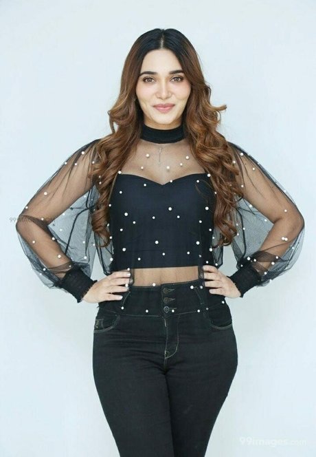 Jenifer Emmanuel onlyfans model images