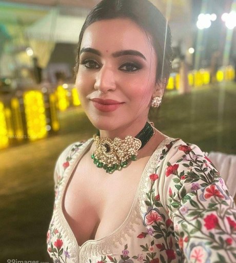 Ankitta Sharma onlyfans keak