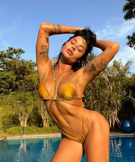 Rainhas De Bateria desnuda onlyfans