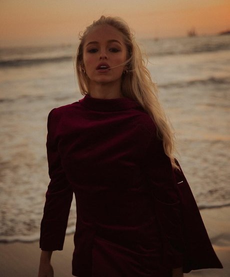 Julia Tychoniewicz onlyfans tits