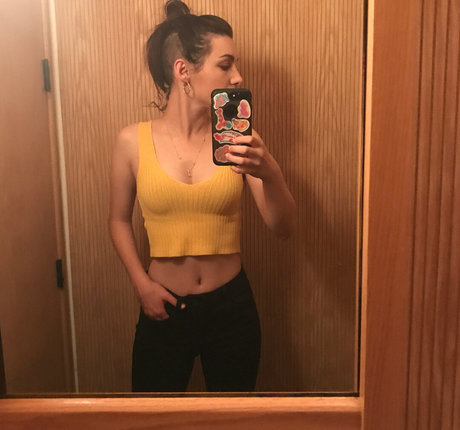 Hannah Marks only fans sex