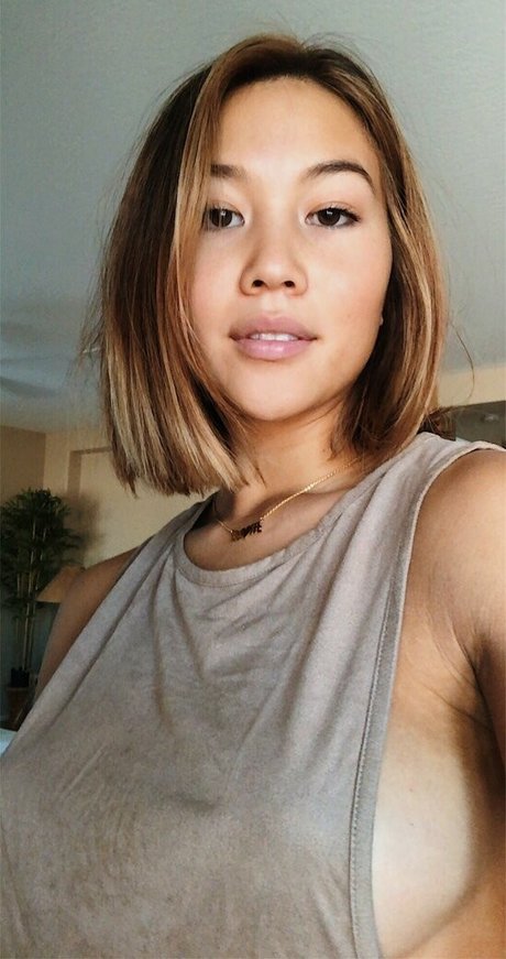 meeshmo onlyfans nude tits