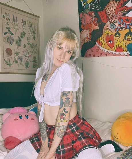 Blu3Dr3am69 onlyfans topless