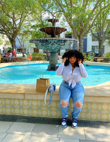 Deanelizyunes nude only fans leaks