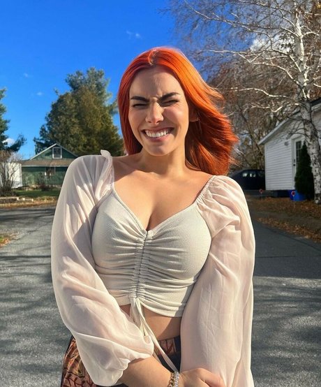 Alicia Atout onlyfans sextape