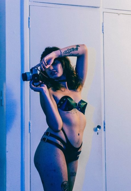 Isa Provati onlyfans sextape leak