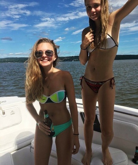 Aurora Straus onlyfans keak