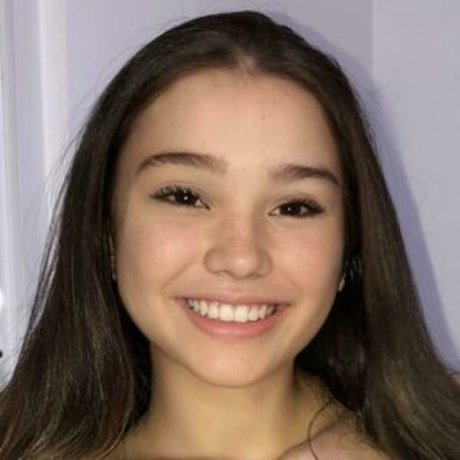 Angelina White onlyfans topless