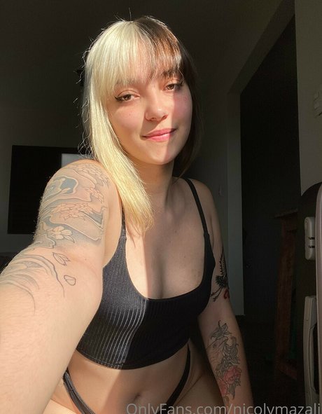 Nicoly Mazali nude onlyfans