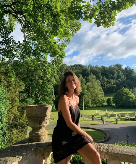 Andja Lorein onlyfans striptease