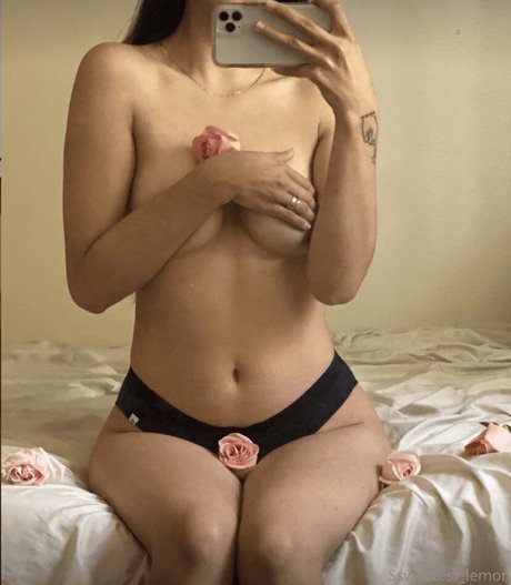 Ssweetest lemon only fans nude leaks