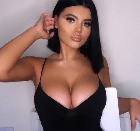 Haylee Pretty nude onlyfans leaks