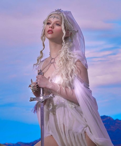 Emma Karla Peet only fans nudes