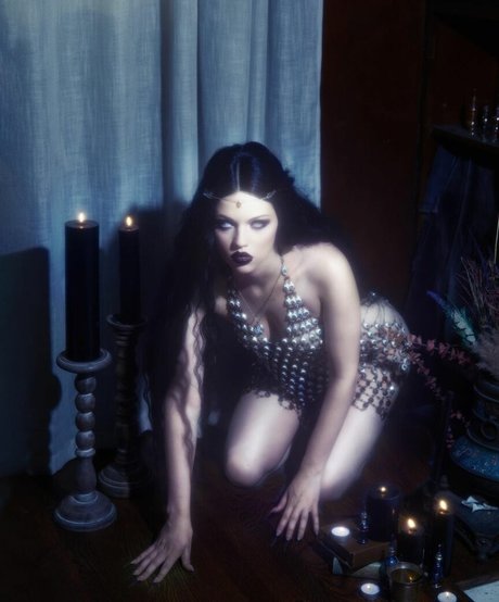 Emma Karla Peet onlyfans leak