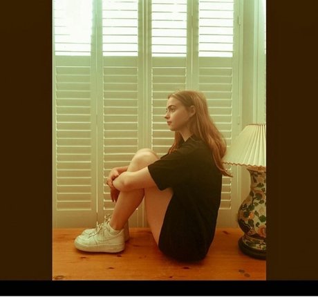 Daisy Waterstone onlyfans nudes