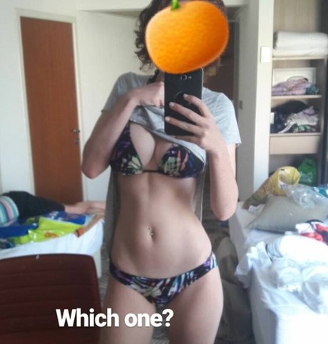 Liora Fin onlyfans tits