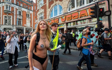 Laura Amherst onlyfans leaked.