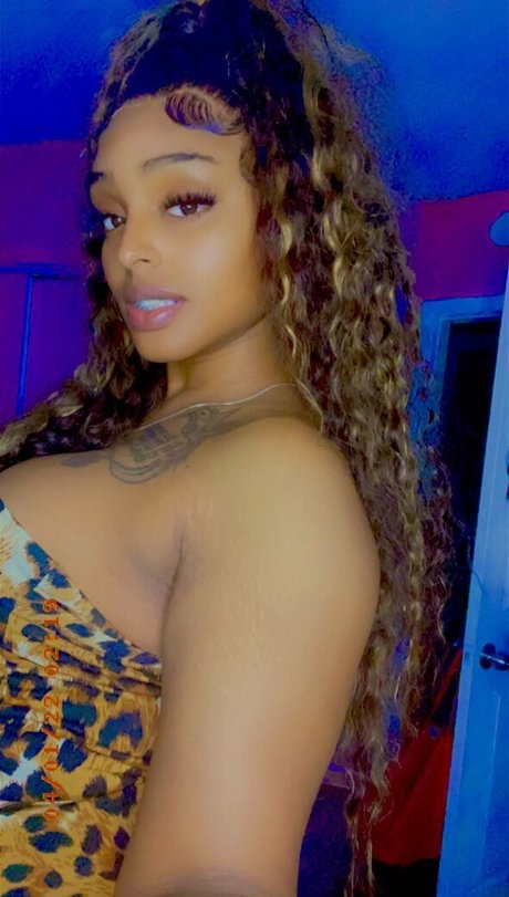 Mistress Kameel onlyfans nude photos