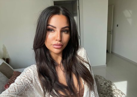 Chelsea Scott onlyfans tits