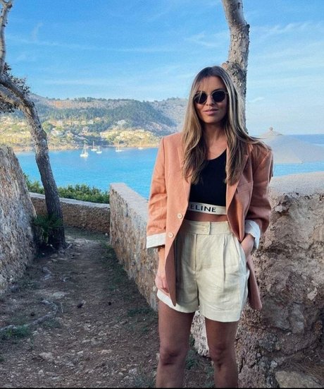 Laura Wontorra nude onlyfans leaked