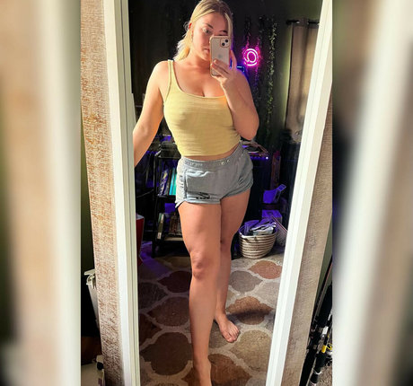 Eevyasmr leaked nude onlyfans