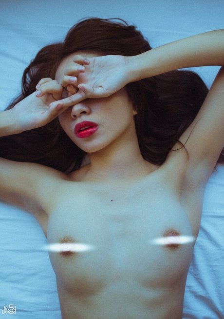 aerukomiao onlyfans posts